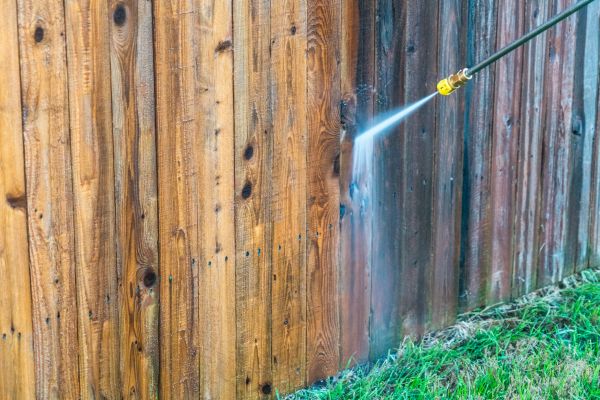 Fence Washing in Vista
