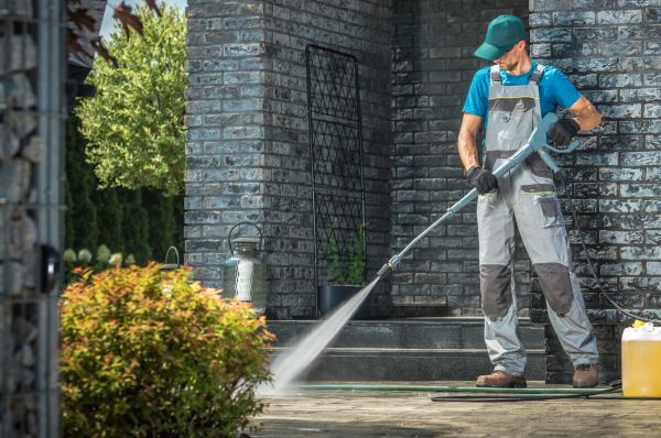 Outside House Cleaning in Vista