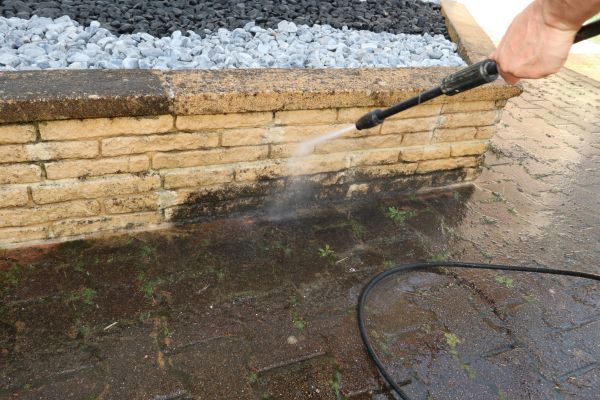 Retaining Wall Power Washing in Vista